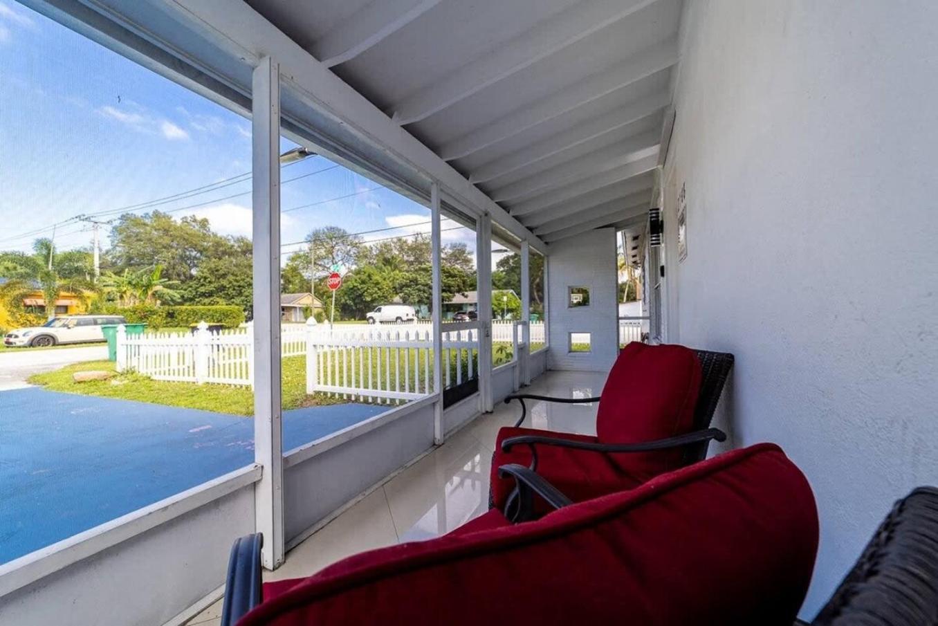 Private Heated Pool Villa In Ftl Near Beach Форт Лодърдейл Екстериор снимка