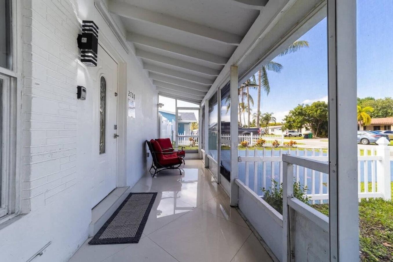 Private Heated Pool Villa In Ftl Near Beach Форт Лодърдейл Екстериор снимка