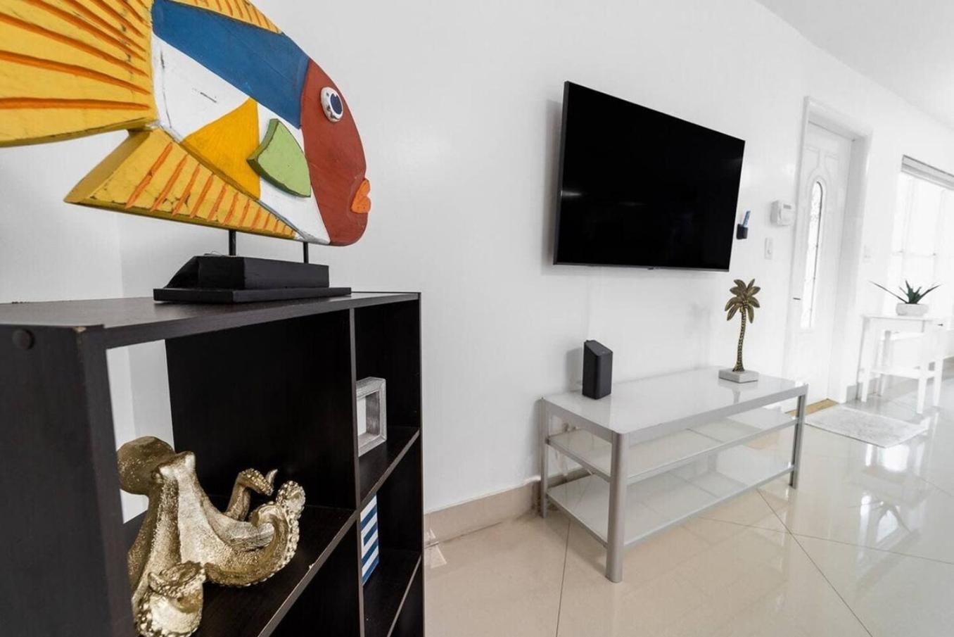 Private Heated Pool Villa In Ftl Near Beach Форт Лодърдейл Екстериор снимка