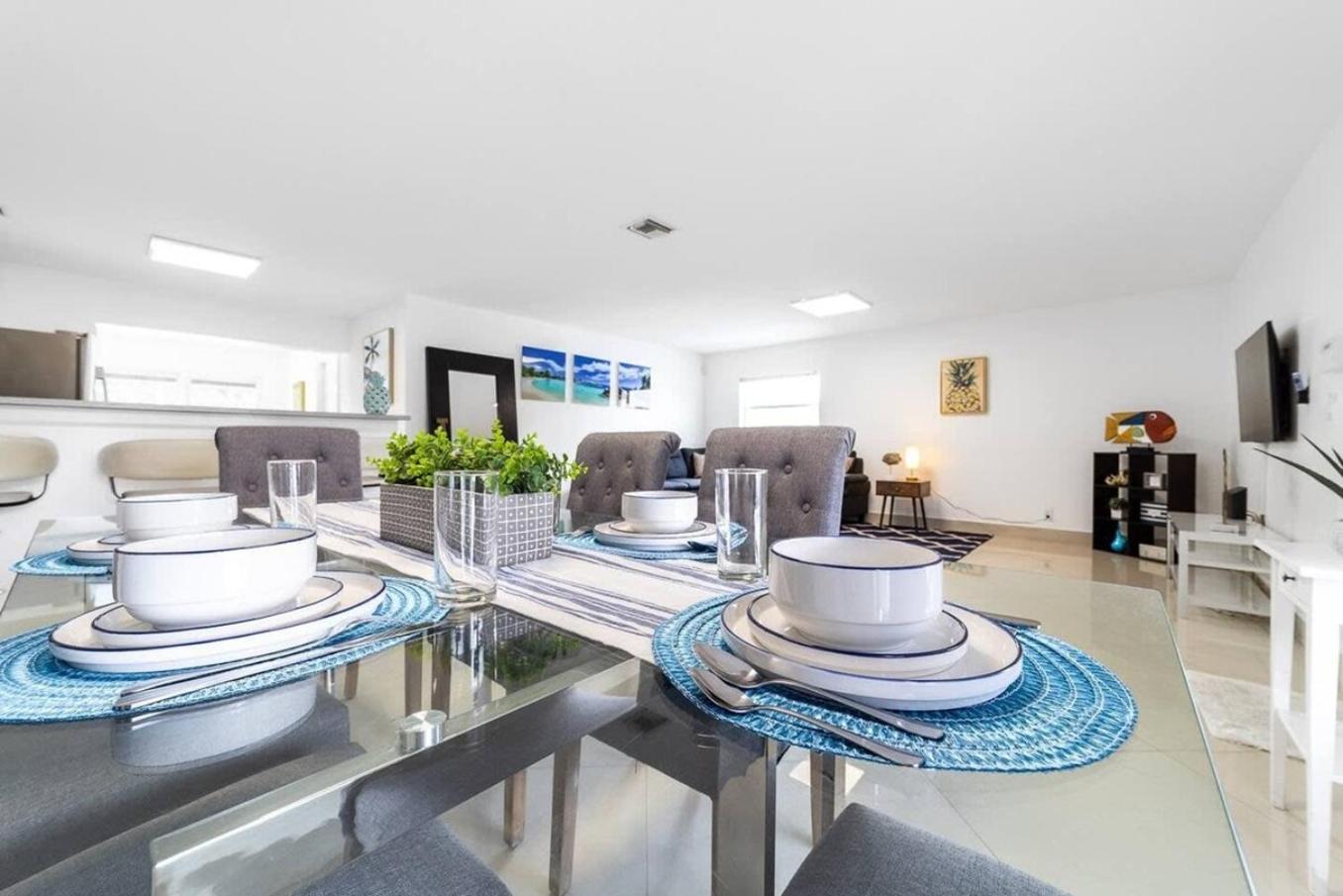 Private Heated Pool Villa In Ftl Near Beach Форт Лодърдейл Екстериор снимка